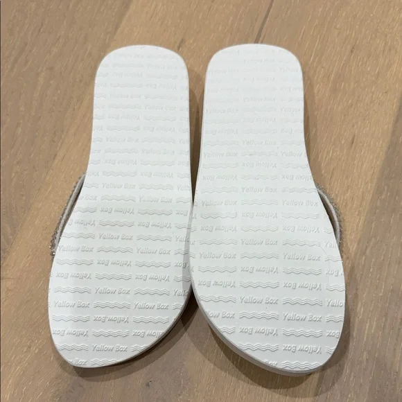 NWOT- White Rhinestone Flip Flops - Picture 4 of 6